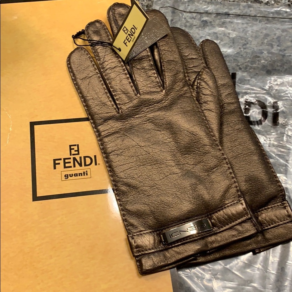 ❤️SOLD❤️ Fendi Leather Gloves